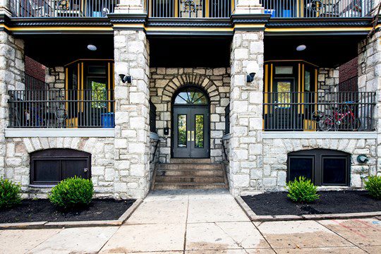 Breslyn Apartments