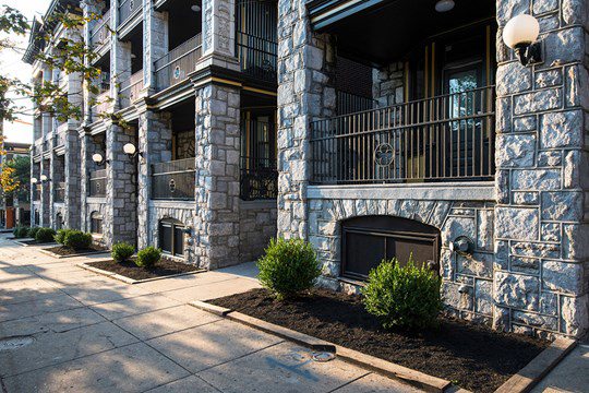 Breslyn Apartments